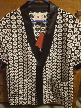 Emotionally Unavailable X Clot Heart Print Satin-Trim Kimono Top Shirt